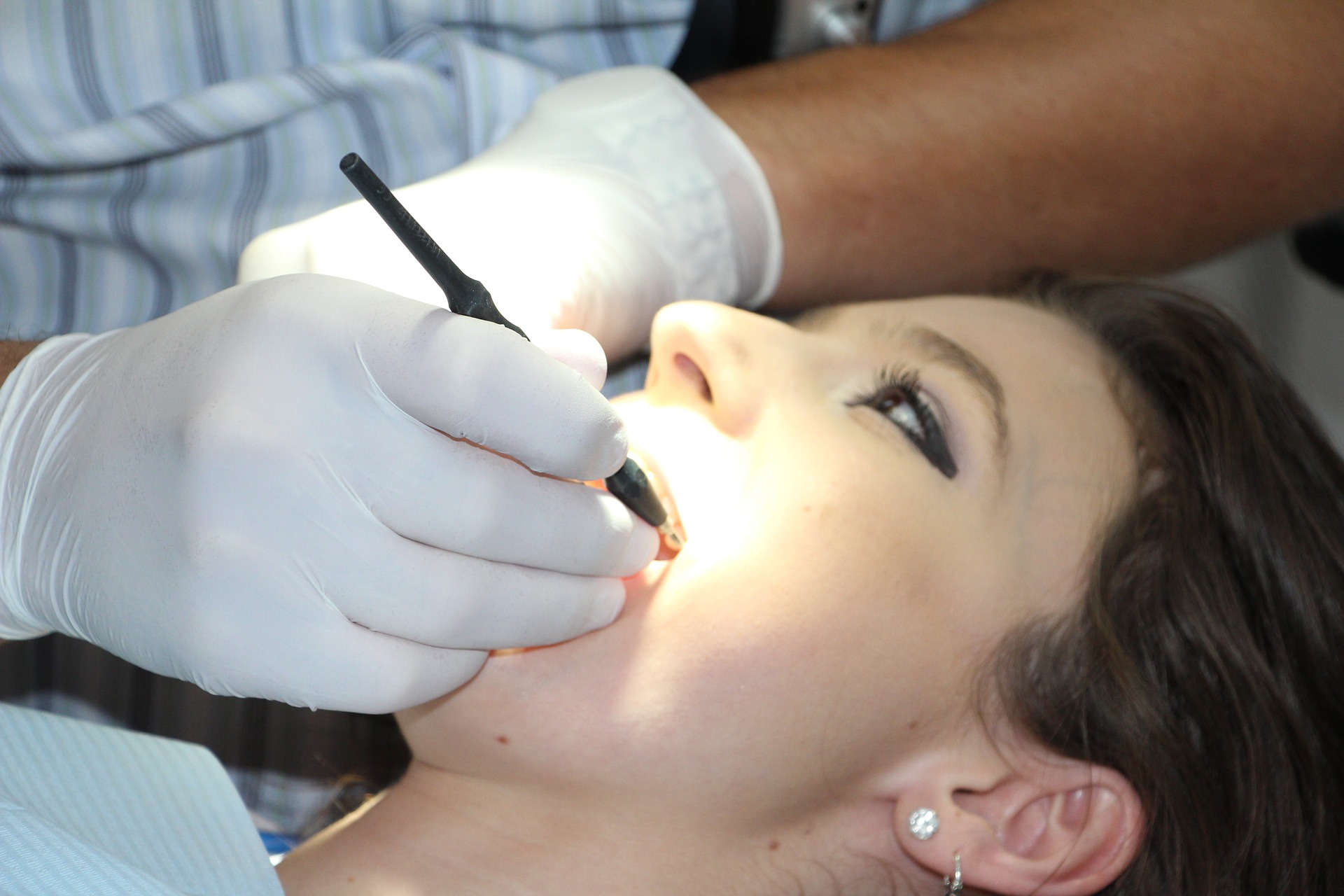Zabieg wszczepienia implantów zębowych